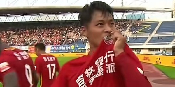 Yabo Sports-杜震宇表示谭龙若能超越其亚泰进球纪录将是球队之幸